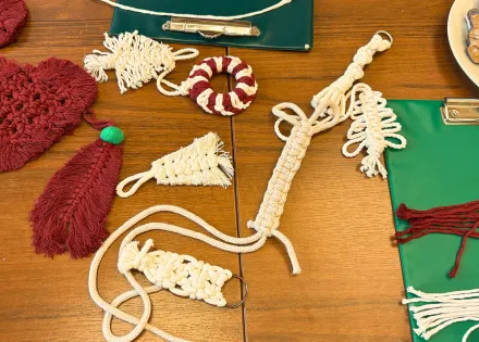 Ozdoby uplecione z makrame